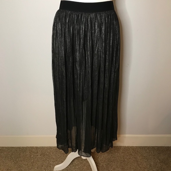 Sanctuary Pleated Silver Skirt - Size: S - Silver - Picture 7 of 15